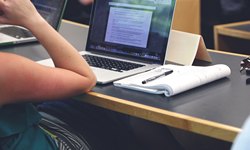Трудись, пока молодой или как студенту найти работу на лето